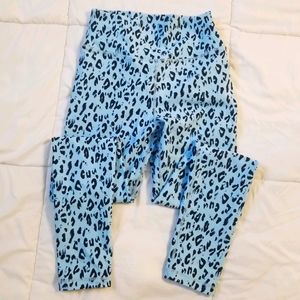 Muscle Nation scrunch bum leopard leggings